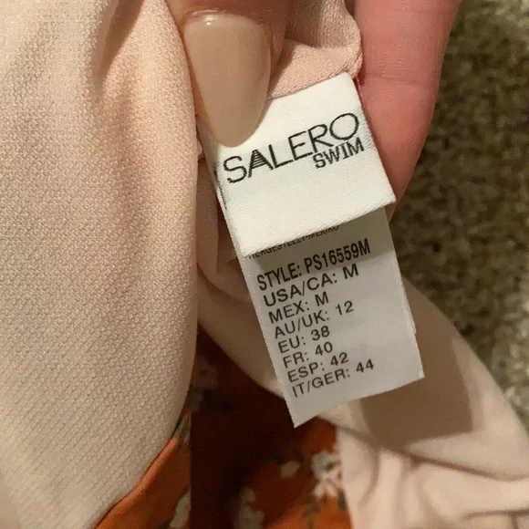 Super cute One piece swimsuit worn once perfect condition - Picture 5 of 5